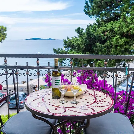 Palma- With Balcony And Sea View 1 Appartement Mlini