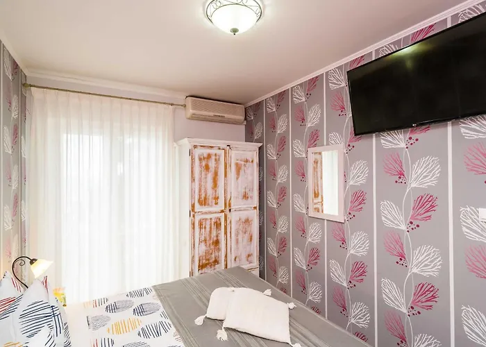 Palma- With Balcony And Sea View 1 Mlini